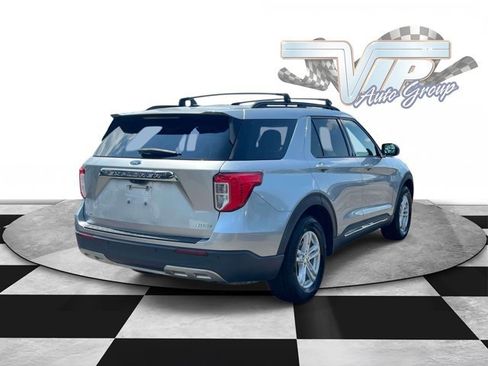 Used 2021 Ford Explorer XLT w/ Equipment Group 202A AWD/4WD image 6