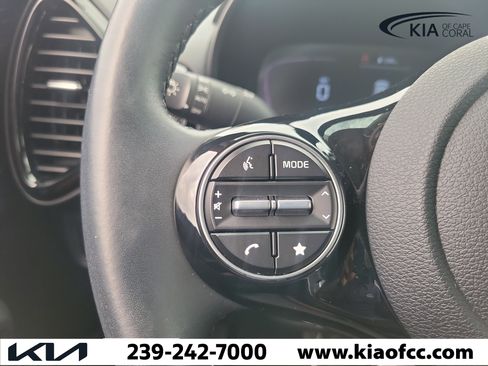 Used 2025 Kia Soul EX FWD image 32