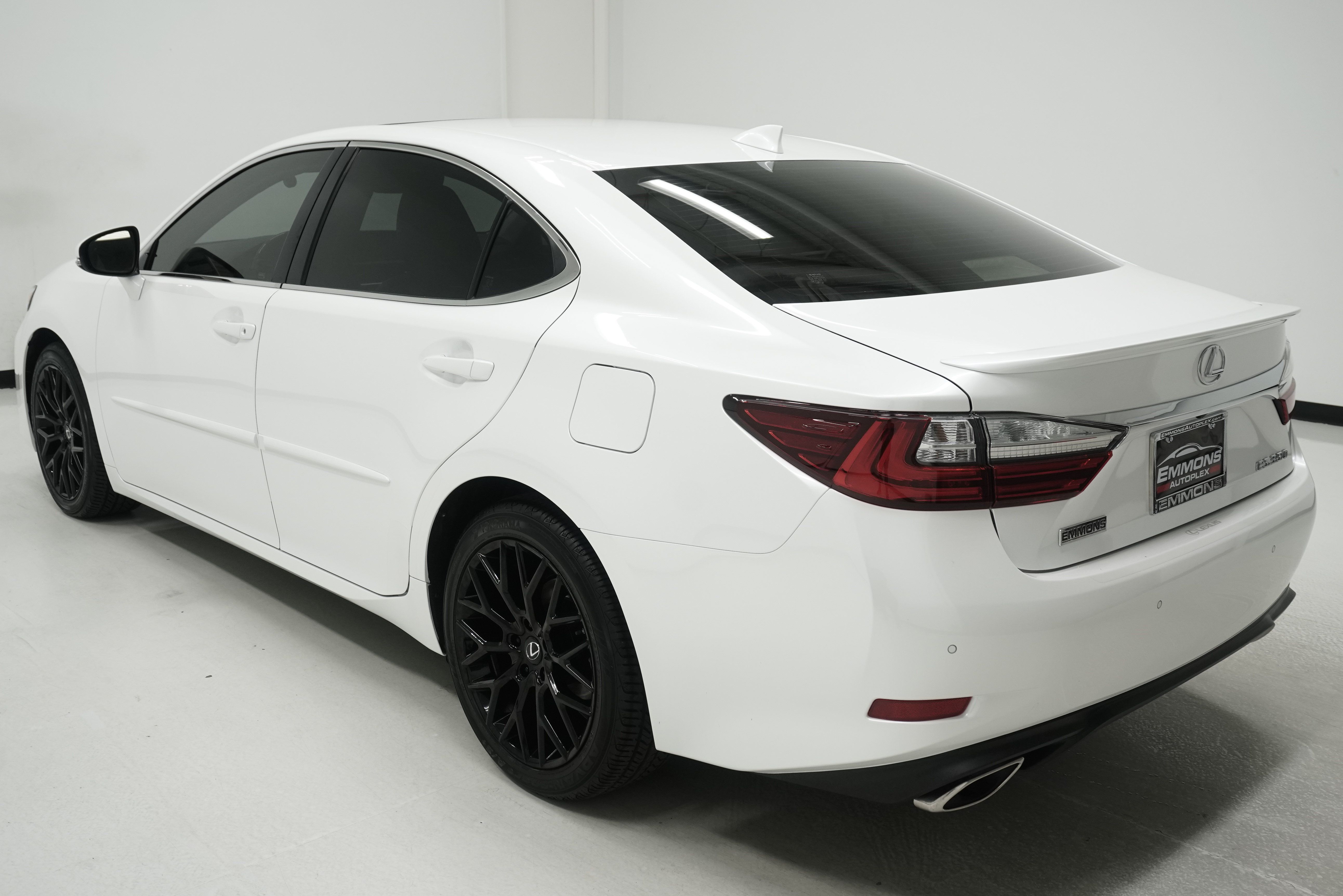 Used 2017 Lexus ES 350 w/ Luxury Package FWD image 6