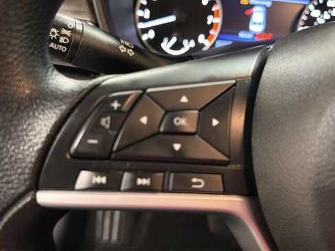 Used 2025 Nissan Altima 2.5 SV FWD image 19
