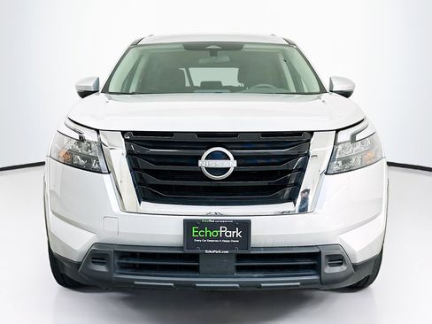 Used 2025 Nissan Pathfinder SV AWD/4WD image 2