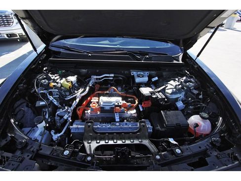 Used 2025 Cadillac Lyriq Sport image 32