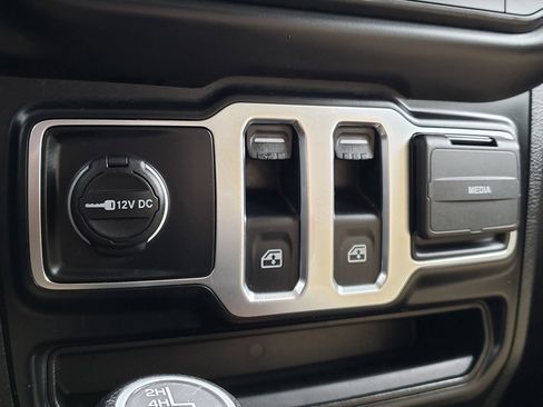 Used 2022 Jeep Wrangler Willys image 28