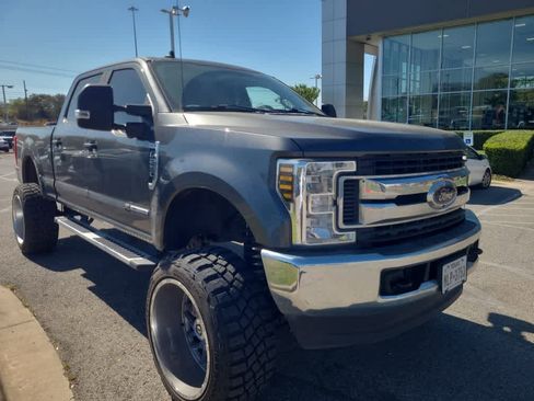 Used 2019 Ford F250 XL w/ STX Appearance Package image 4