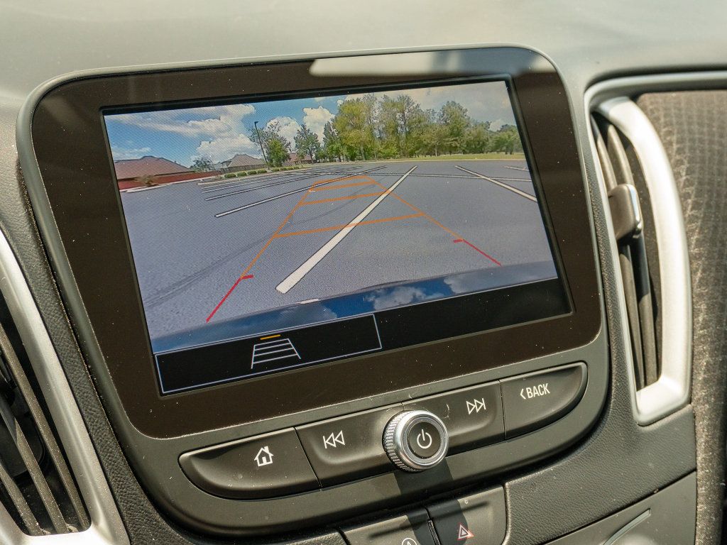 Used 2025 Chevrolet Malibu LT FWD image 25