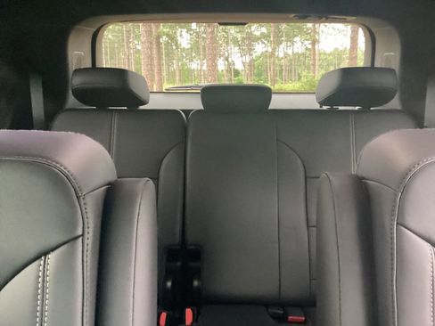 New 2026 GMC Acadia Elevation w/ Elevation Premium Package FWD image 17