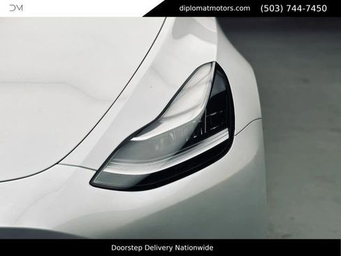 Used 2021 Tesla Model Y Long Range AWD/4WD image 14