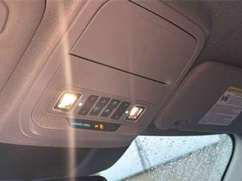 Used 2024 Ford Explorer Limited image 22