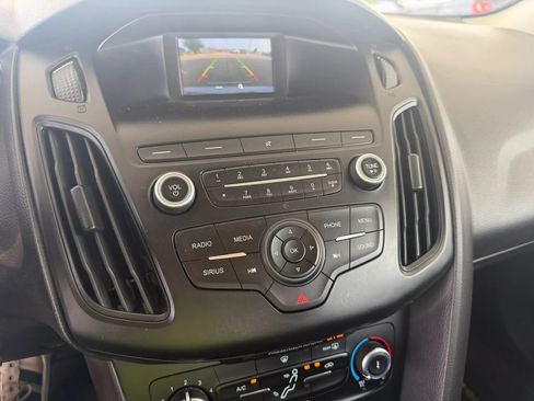 Used 2018 Ford Focus SE FWD image 13