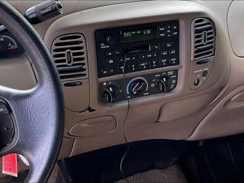 Used 2000 Ford F150 XLT image 6