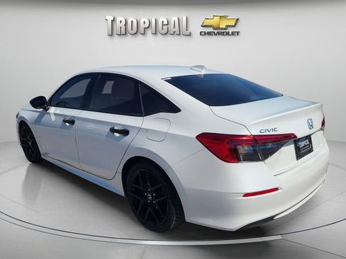 Used 2023 Honda Civic Sport image 3