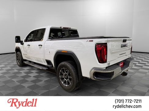 Used 2021 GMC Sierra 2500 SLT image 3