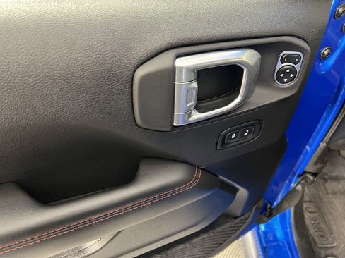 Used 2024 Jeep Wrangler Unlimited Rubicon image 17