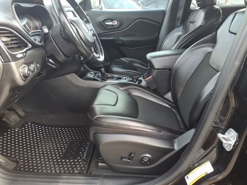 Used 2020 Jeep Cherokee Latitude Plus image 22