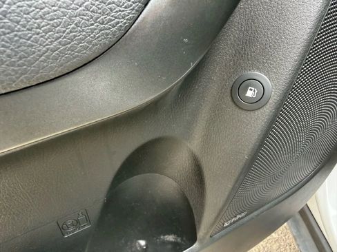 Used 2011 Kia Sorento EX w/ Premium Pkg image 12