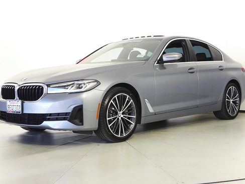 Used 2023 BMW 530i w/ Convenience Package RWD image 2