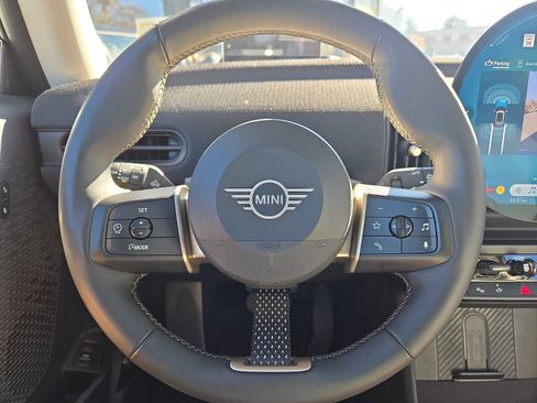 Used 2025 MINI Cooper 2-Door Hardtop image 18