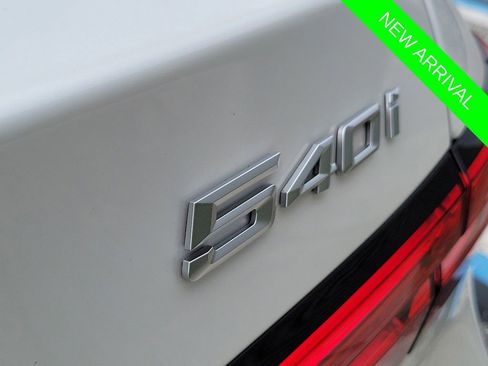 Used 2025 BMW 540i xDrive w/ Premium Package image 6