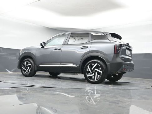 Used 2025 Nissan Kicks SV image 25