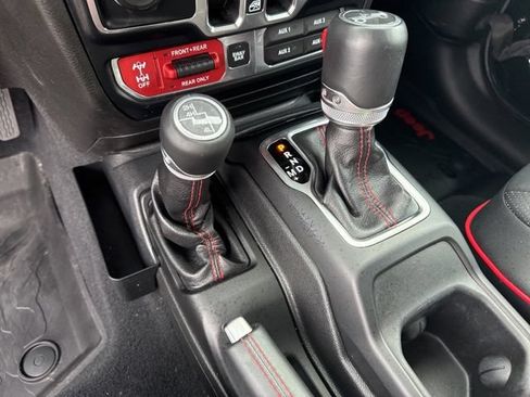 Used 2019 Jeep Wrangler Unlimited Rubicon AWD/4WD image 15