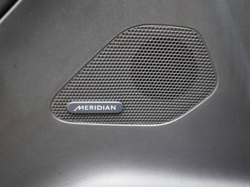 Used 2019 Jaguar F-PACE Prestige image 30