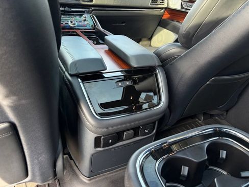 Used 2023 Lincoln Navigator L Reserve AWD/4WD image 28