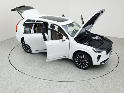 New 2026 Volvo XC90 B6 Plus w/ Protection Package Premier image 41