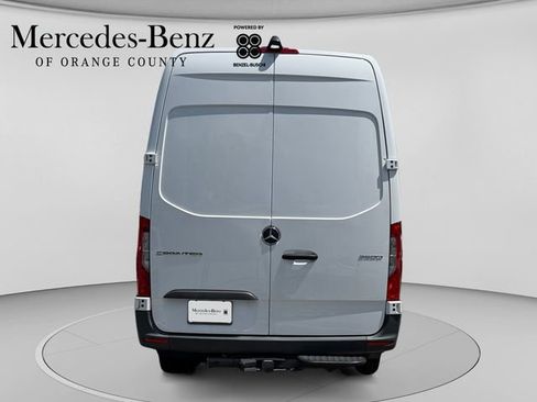 Used 2024 Mercedes-Benz Sprinter 3500 image 3