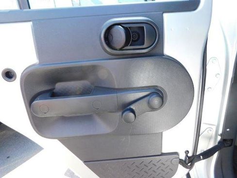 Used 2007 Jeep Wrangler Unlimited X image 14