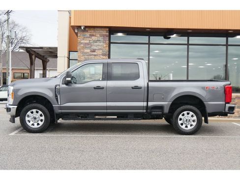 Used 2023 Ford F250 XLT w/ FX4 Off-Road Package image 6