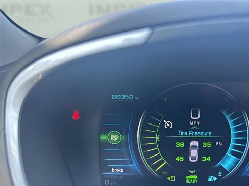 Used 2017 Chevrolet Volt LT w/ Comfort Package FWD image 22