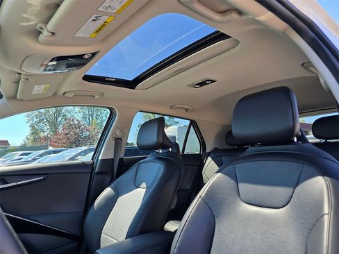 Used 2023 Kia Niro Wave image 17