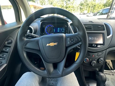 Used 2015 Chevrolet Trax LS AWD/4WD image 12