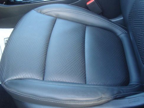 Used 2023 Buick Encore GX Essence w/ Advanced Technology Package image 10