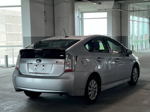 Used 2014 Toyota Prius Prime Advanced FWD image 11