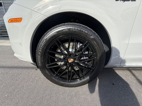 New 2026 Porsche Cayenne E-Hybrid image 11