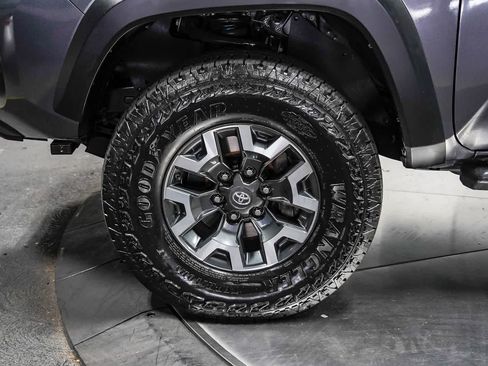 Certified 2020 Toyota Tacoma TRD Off-Road w/ Technology Package AWD/4WD image 9