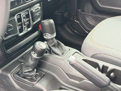New 2026 Jeep Gladiator Sport AWD/4WD image 17