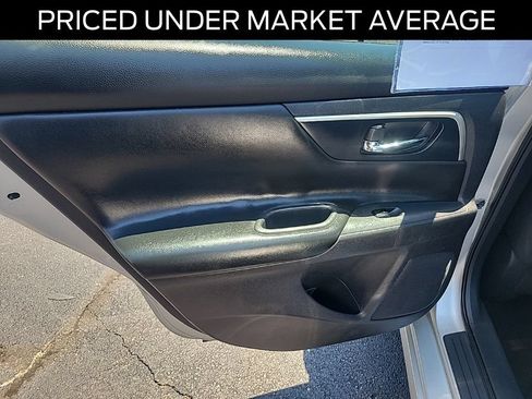 Used 2018 Nissan Altima 2.5 SV FWD image 14