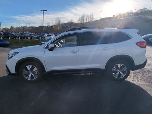 Used 2024 Subaru Ascent Premium w/ Convenience Package image 4