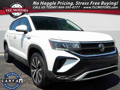 Used 2023 Volkswagen Taos SE w/ Panoramic Sunroof Package