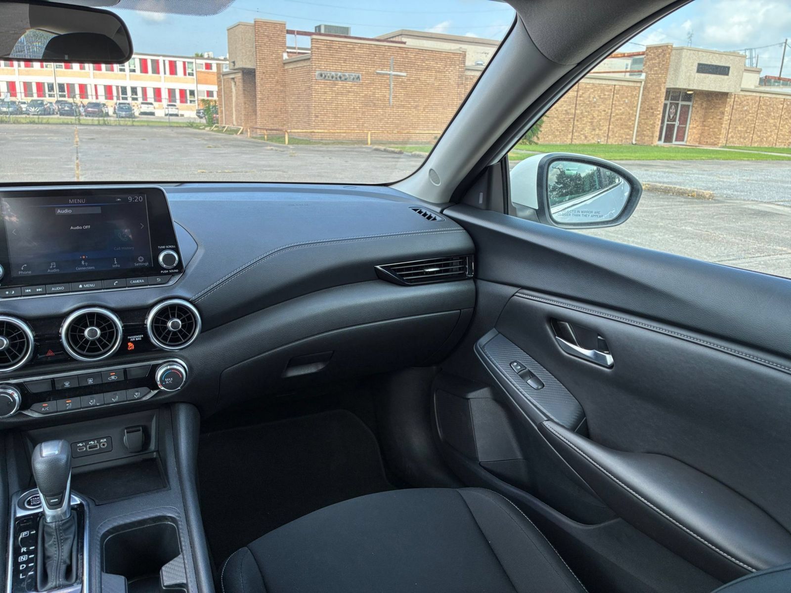 Used 2025 Nissan Sentra SV FWD image 32