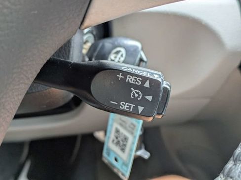 Used 2010 Toyota Camry LE FWD image 23