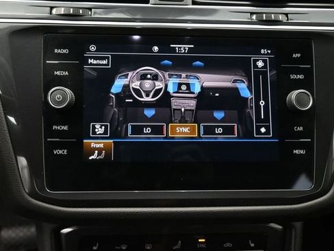 Used 2024 Volkswagen Tiguan SE FWD image 16