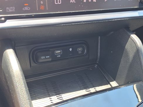 Certified 2025 Kia Sportage EX FWD image 25