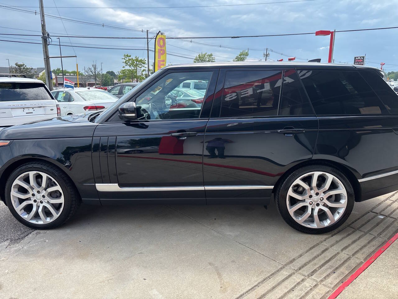 Used 2017 Land Rover Range Rover Supercharged AWD/4WD image 7