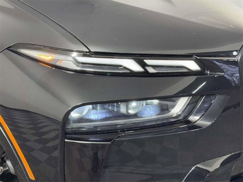 Used 2023 BMW X7 M60i w/ Executive Package image 15