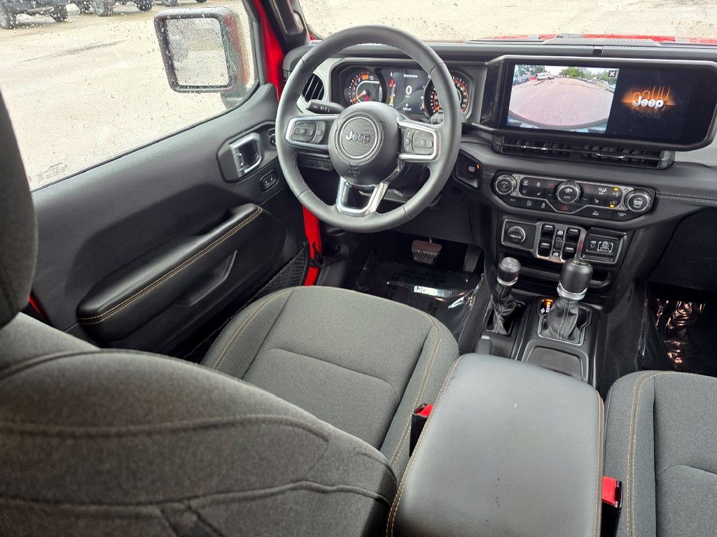 Used 2026 Jeep Wrangler Unlimited Sahara AWD/4WD image 32