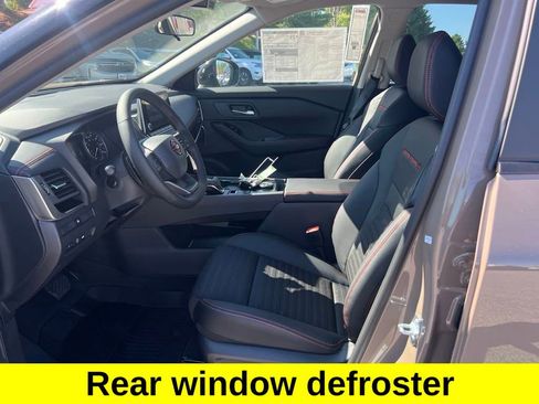 Certified 2025 Nissan Rogue SV image 11