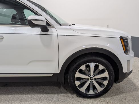 Used 2020 Kia Telluride S w/ S 8 Passenger Seating Package AWD/4WD image 11